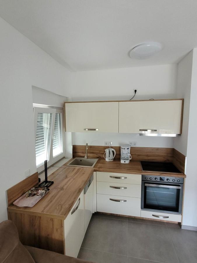 Harizma Apartment Primosten Luaran gambar